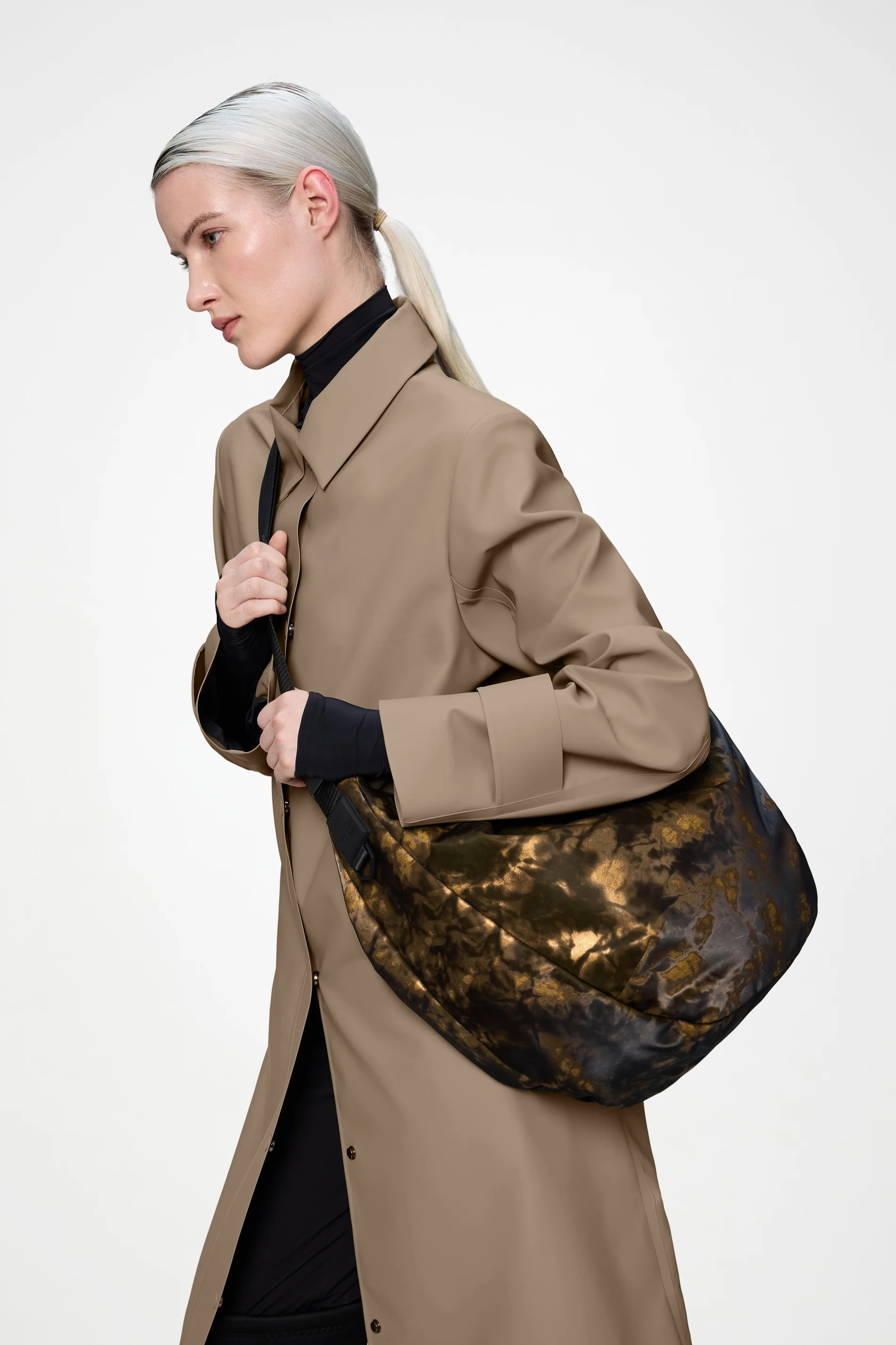 Valera Shoulder Bag Large - Image 11