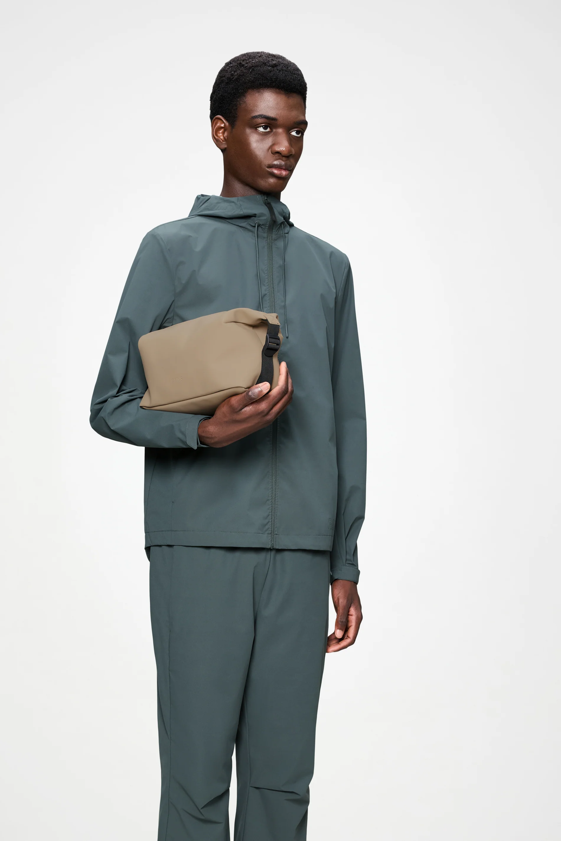 Hilo Wash Bag - Image 14