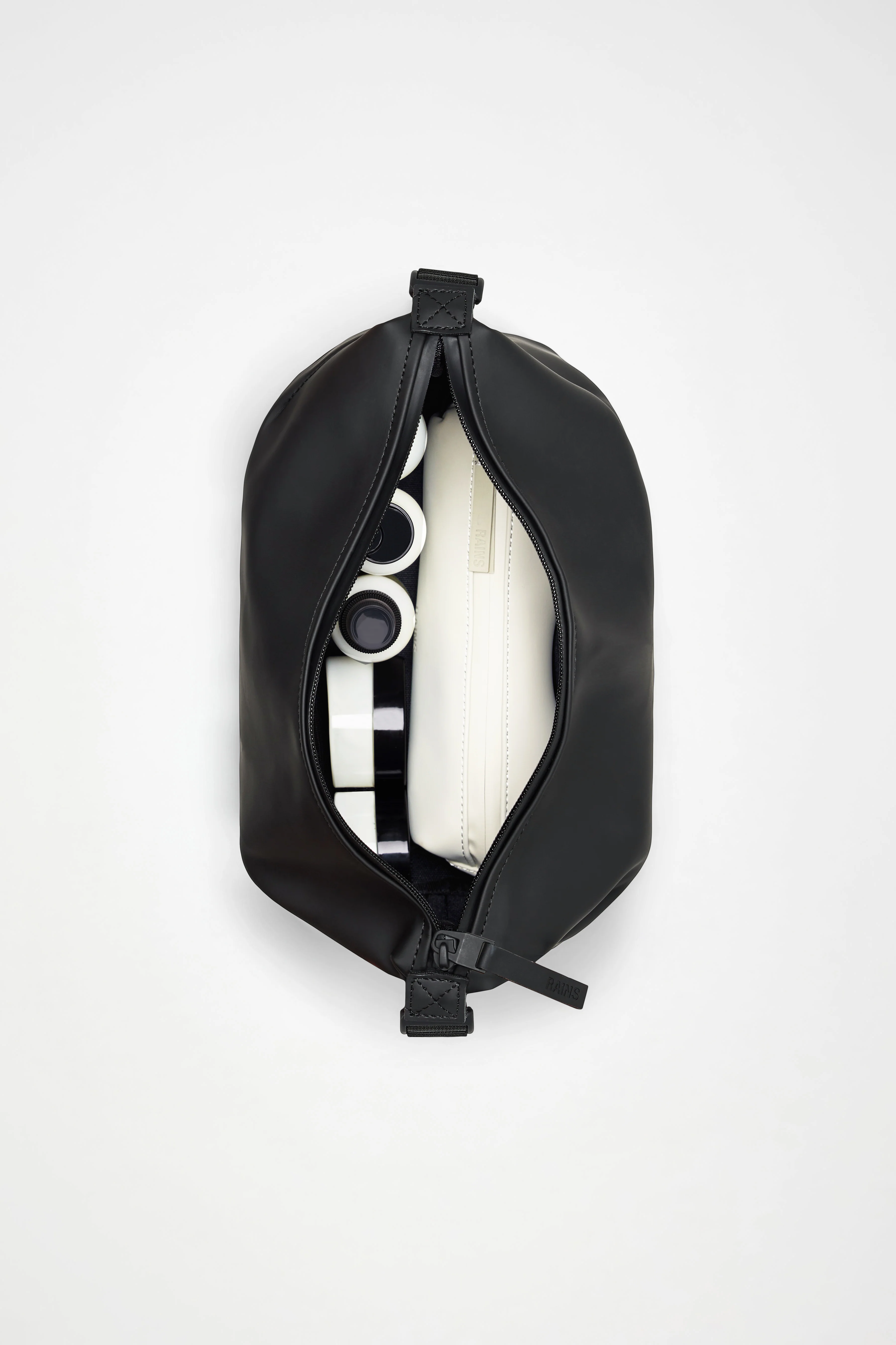 Hilo Wash Bag - Image 28